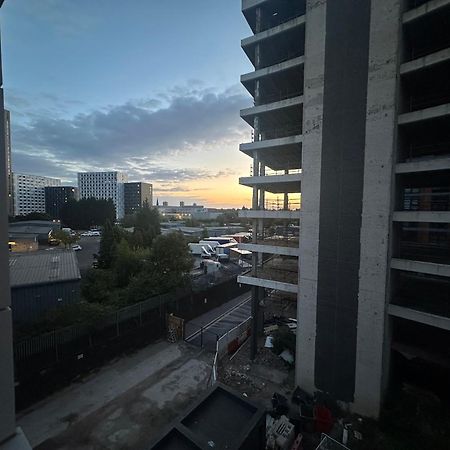 맨체스터 Salford Quays 아파트 외부 사진